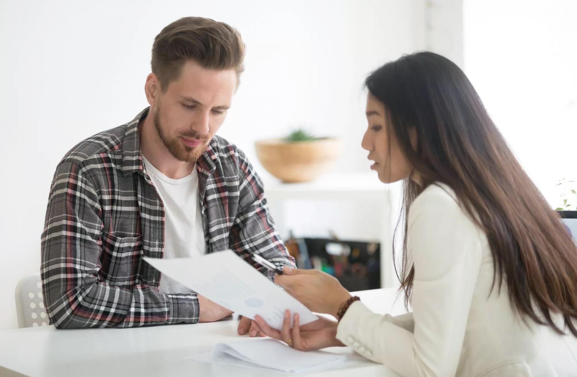 Team aziendale in sessione di formazione SEO